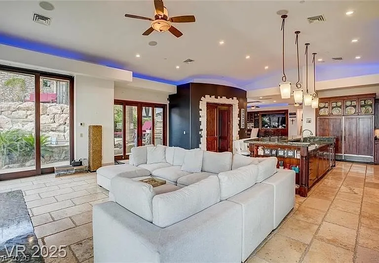 1608 Liege Dr — Photo 9