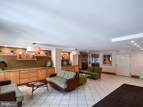 3rd image of 2401 H St NW APT 810