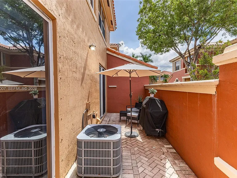 6142 NW 115th Pl #324 — Photo 33