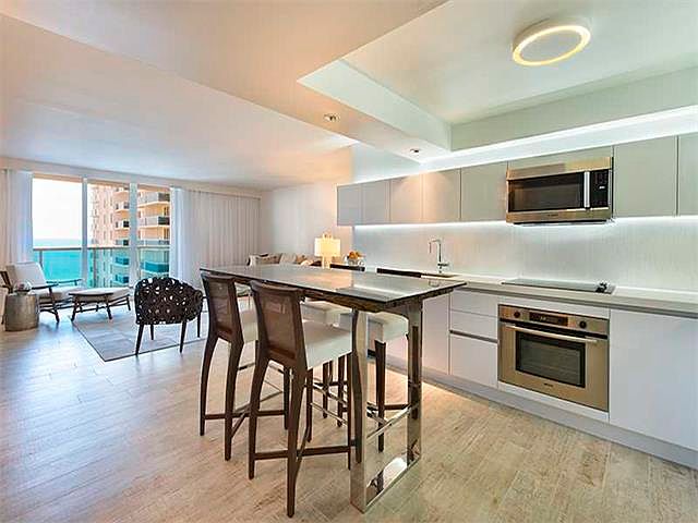 1st image of 102 24th St APT 922