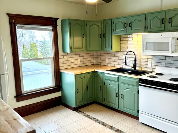 2332 N New Franken Rd #2, New Franken, WI 54229