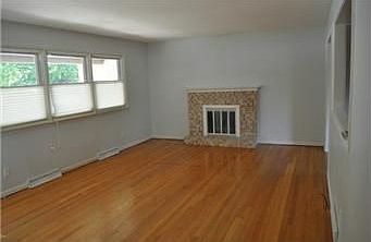 3rd image of 9906 Tracy Ave