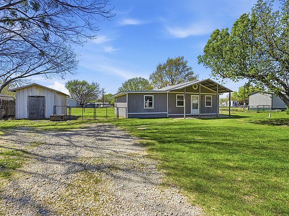3rd image of 556 Oxbow Ct
