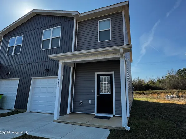 248 Winstead Loop Rd, Richlands, NC 28574