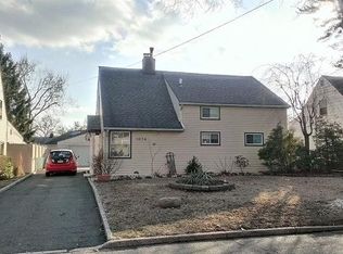 1074 Briarcliff Dr, Rahway, NJ 07065