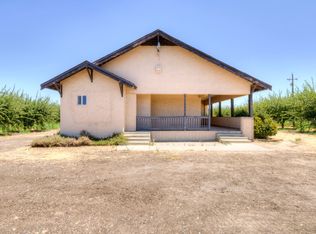 2962 S De Wolf Ave, Sanger, CA 93657