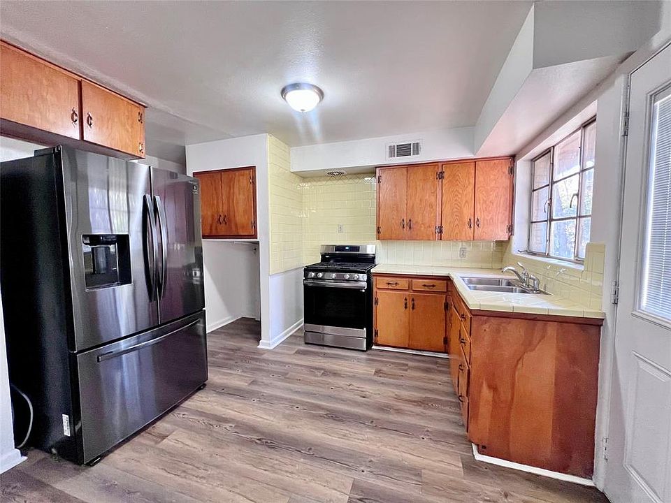 1st image of 3423 E Perryton Dr #3423