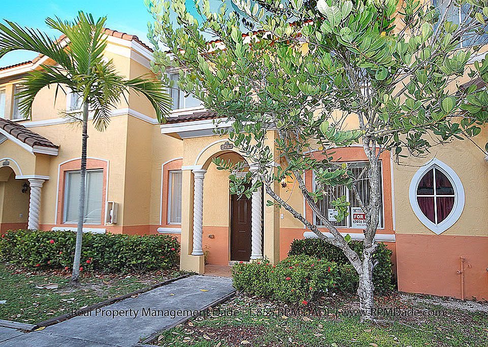 1st image of 2743 SE 15th Pl #163
