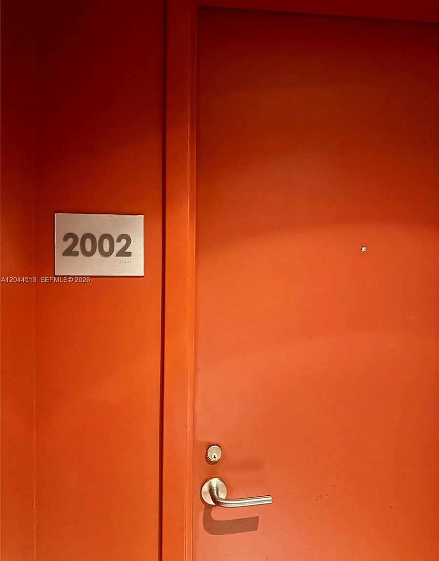 1100 Millecento Residence — Photo 3