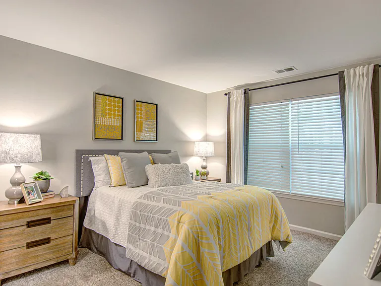 Hunter's Chase Apartments — Photo 6