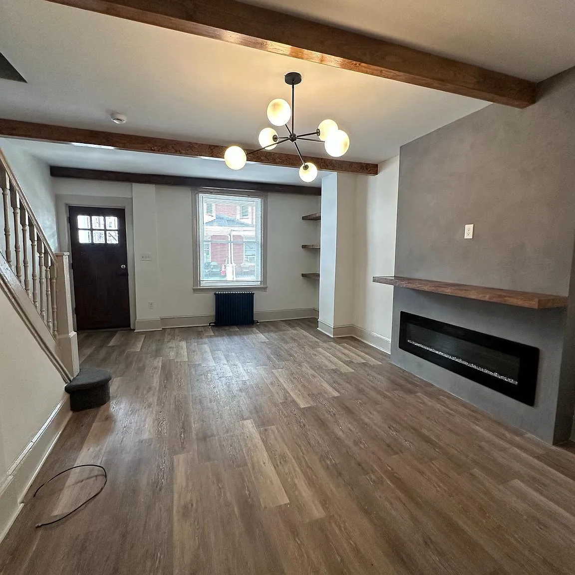 3 bed, 1050 sqft, $1,100 — Photo 3
