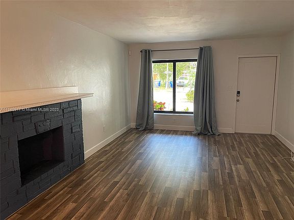 2nd image of 606 N 28th Ave