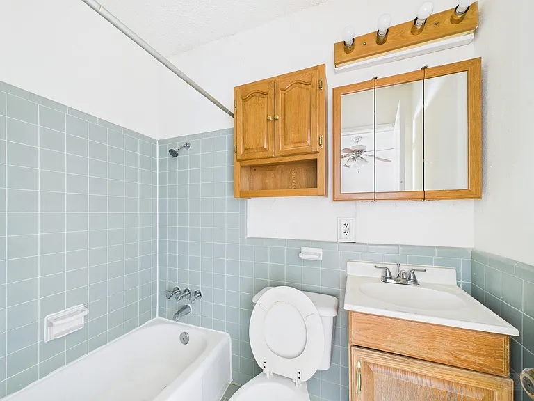 803 W 28th St #107 — Photo 5