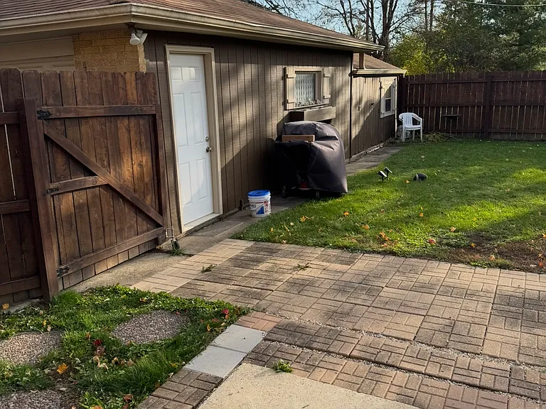 8829 W Olive St — Photo 25