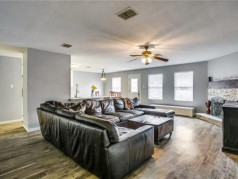 1517 Leeward Ln — Photo 13