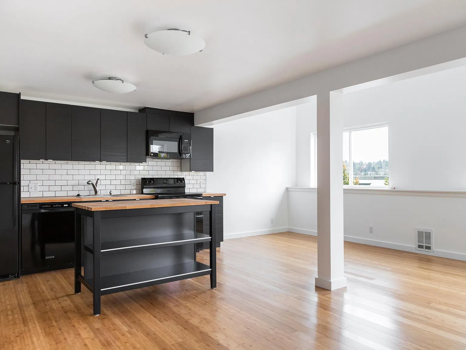 1 bed, 770 sqft, $2,450 — Photo 1