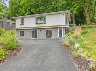 8340 Je Ne Be Dr NE, Rockford, MI 49341