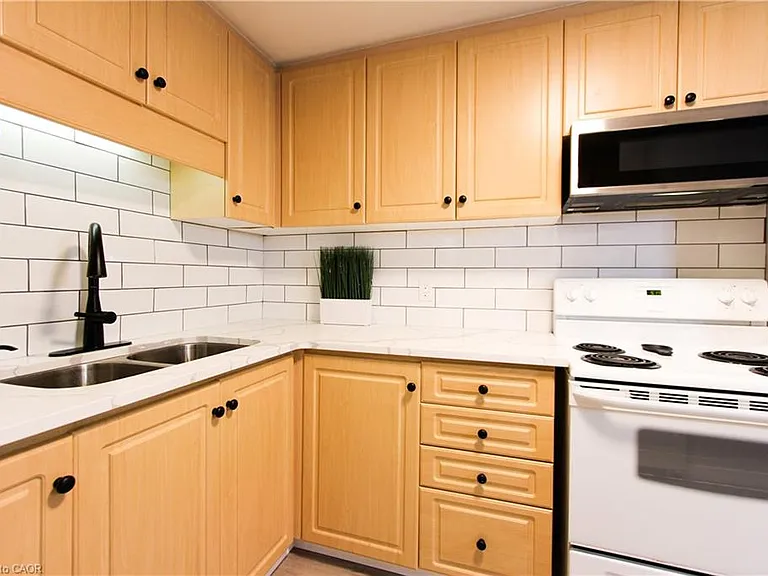 67 Karen Walk — Photo 2
