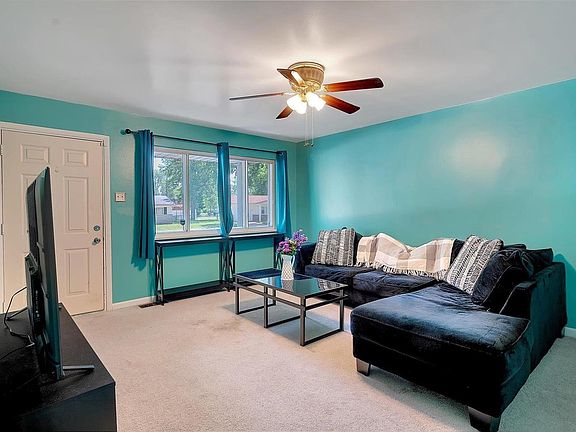4th image of 1175 Bluebird Dr
