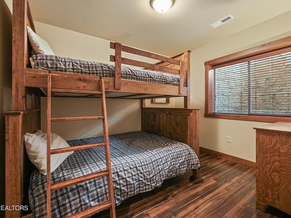 31st image of 430 Sugar Cove Way