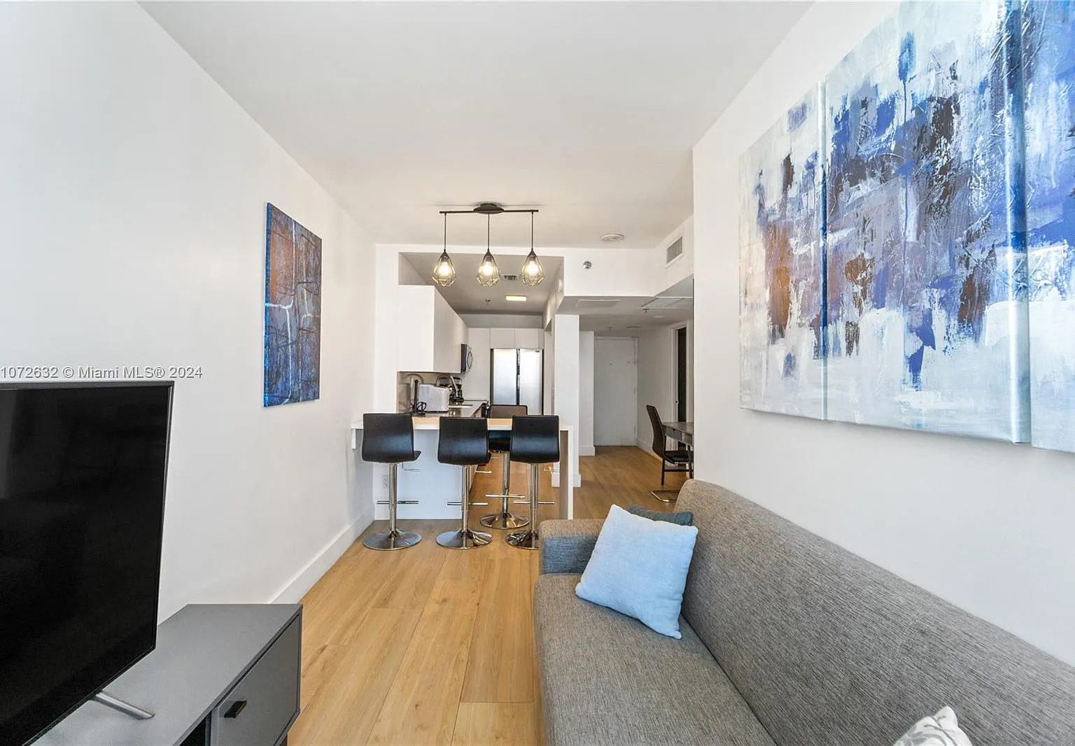 The Decoplage Condo — Photo 3