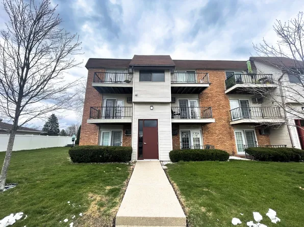 2404 Marquette Rd #2, Peru, IL 61354