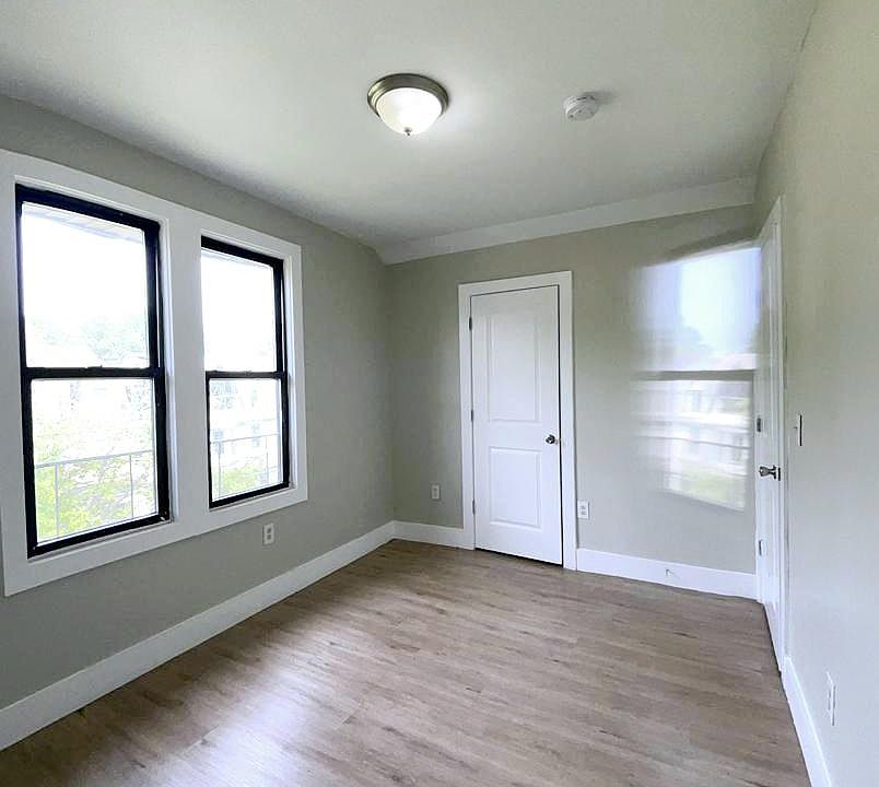 2nd image of 110 S 7th St #3G