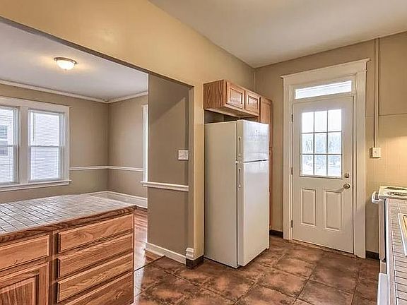 3rd image of 525 Bosler Ave