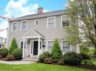 462 Wormwood Rd, Fairfield, CT 06824