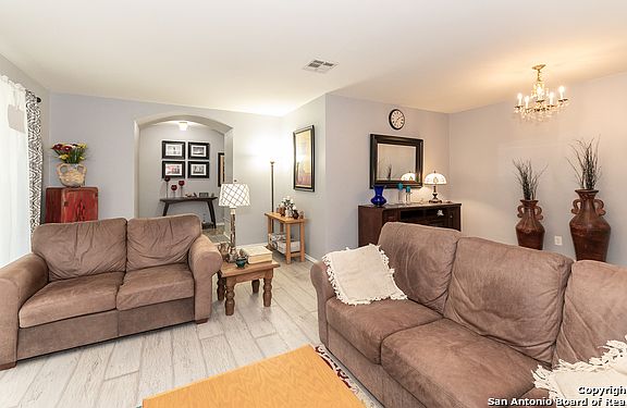 5th image of 3914 Highcliff Dr