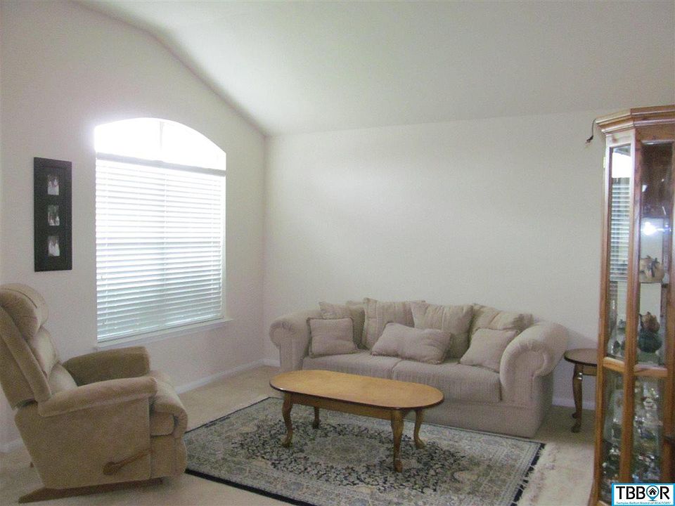 1st image of 608 Weeping Willow Dr