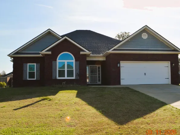 111 Hampton Meadows Dr, Bonaire, GA 31005