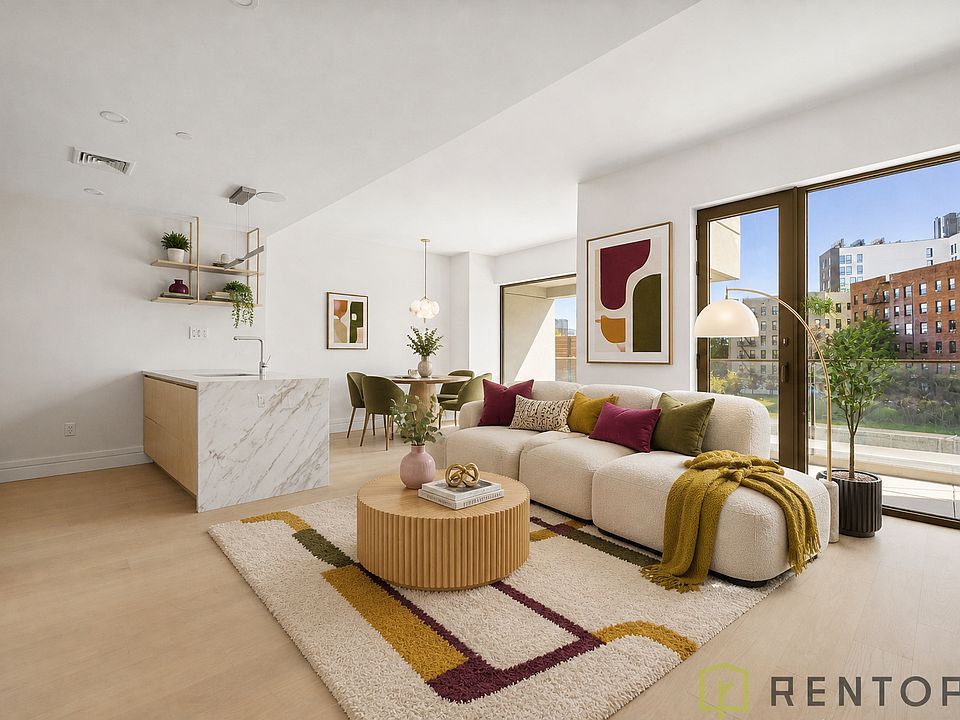 1st image of 960 Franklin Ave #210