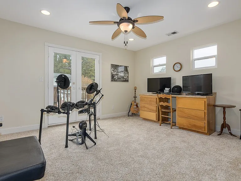 2838 Madeira Way — Photo 8