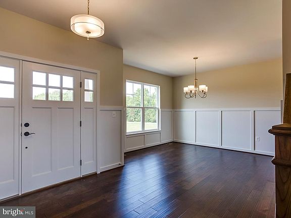 4th image of 5 River Bend Dr