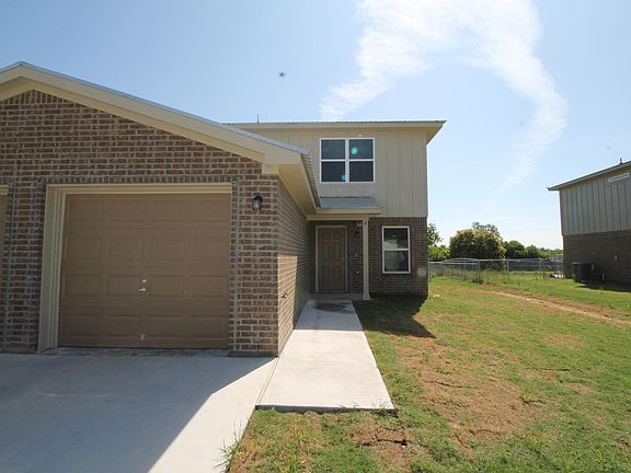 2nd image of 105 N Love Ave #B