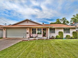 20 SW 12th St, College Place, WA 99324
