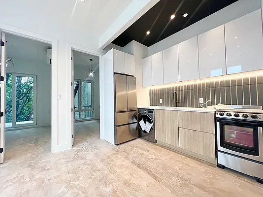 Rented by Pear NYC LLC | media 16