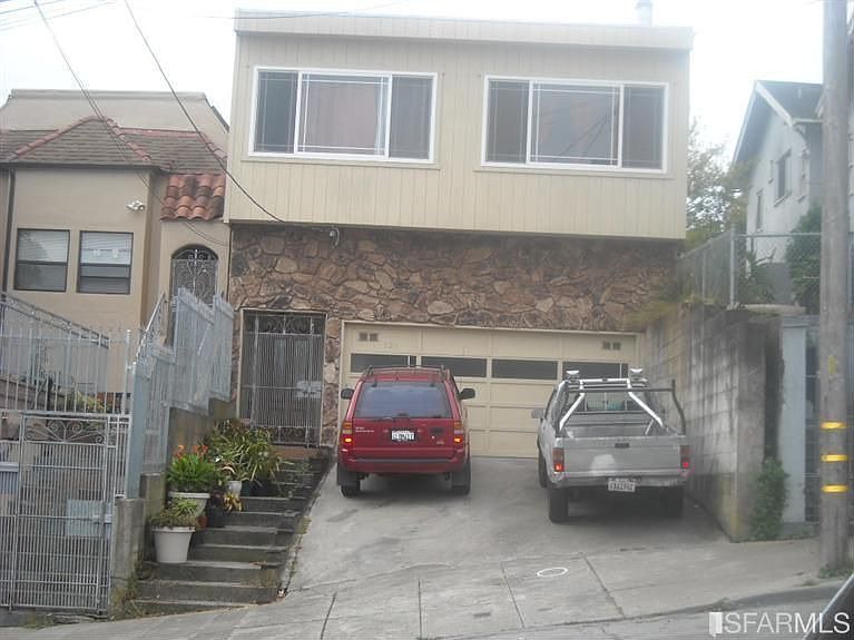 2nd image of 121 Dwight St