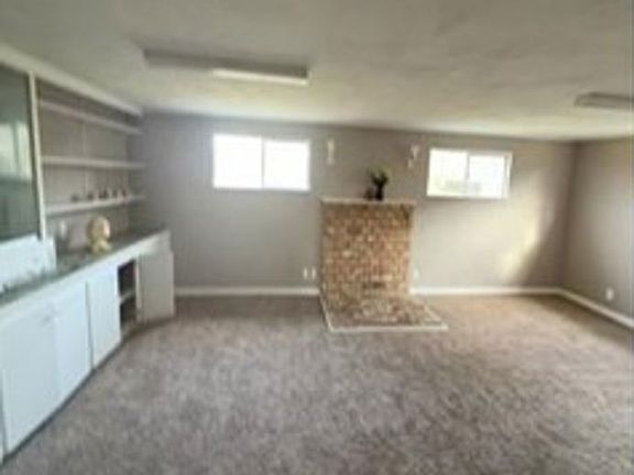 4th image of 509 W Oak St