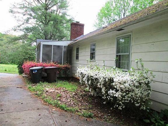 2nd image of 1105 Benjamin Pkwy