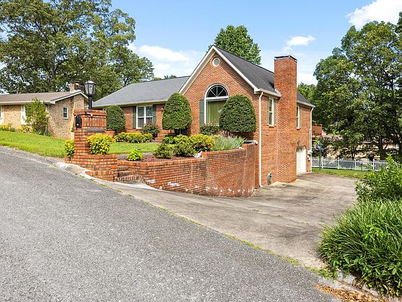 5th image of 4015 Patton Edwards Dr