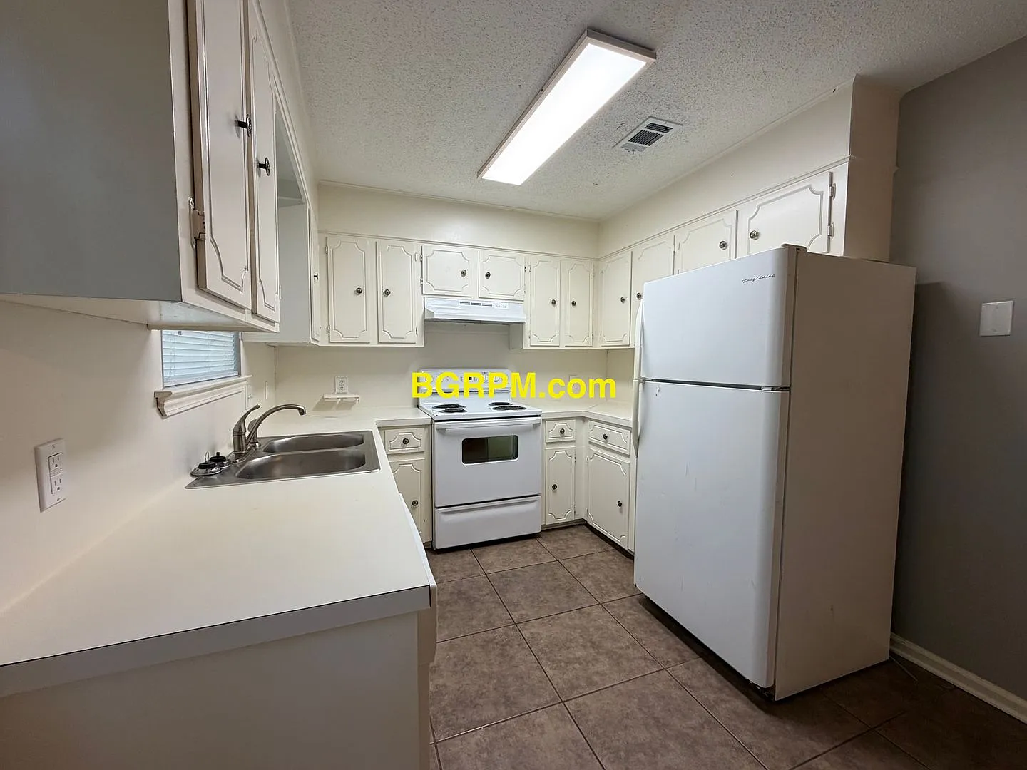 Updated 3 Bed Room 2 Bath Home in Jacksonville — Photo 4