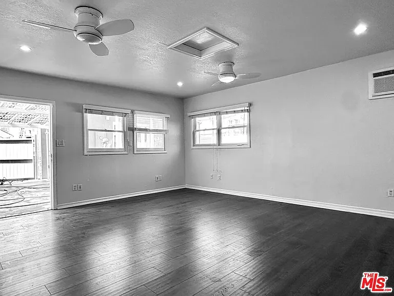 1206 Greenacre Ave — Photo 18