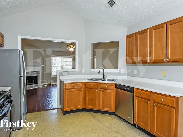830 James Ridge Dr — Photo 6