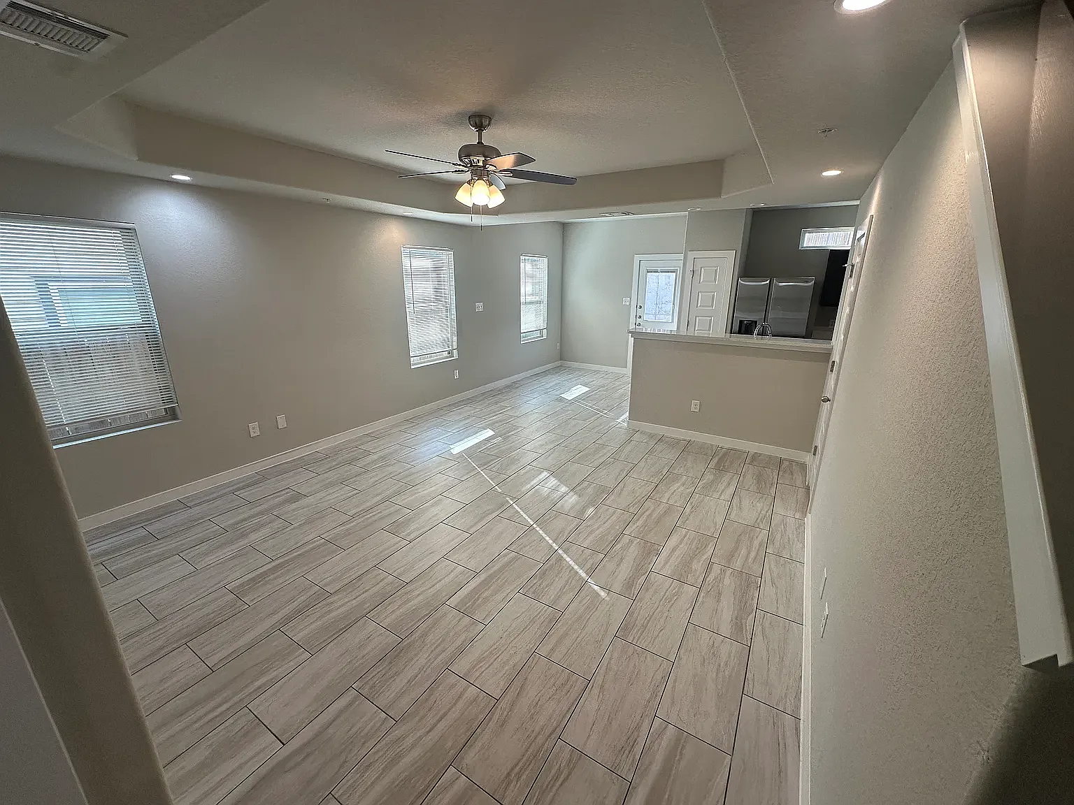 3 bed, 2.5 bath, 1362 sqft, $1,549 — Photo 2