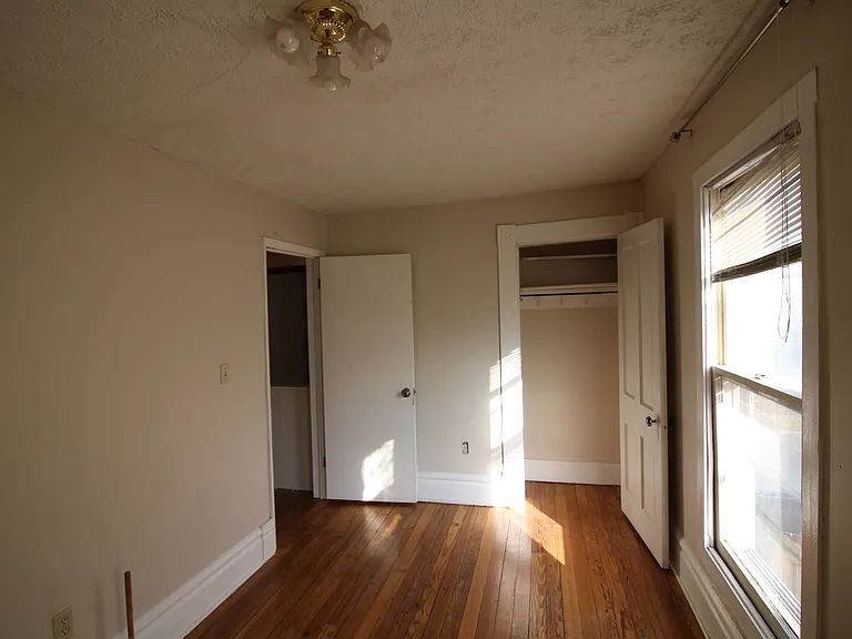 137 E 4th Ave — Photo 10