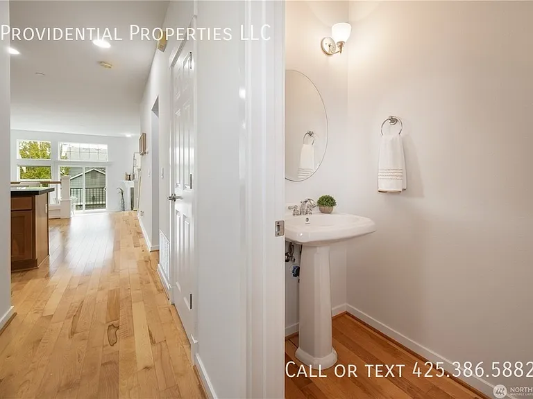 1947 NE Killian Ln #1 — Photo 3