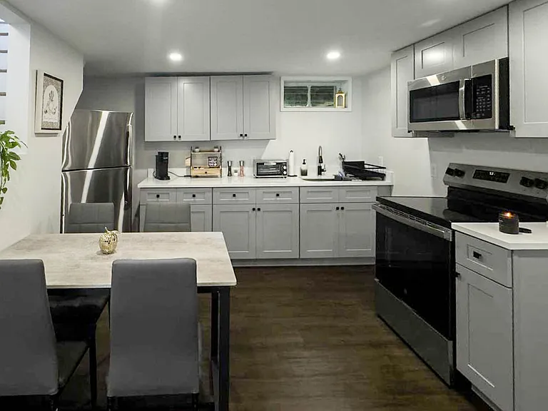 Harrington Ave — Photo 9