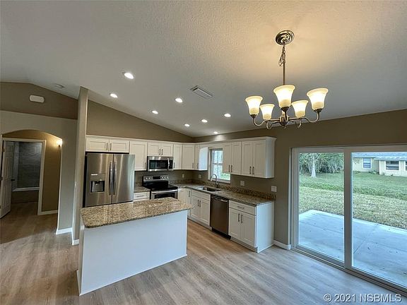 5th image of 3009 Woodland Dr